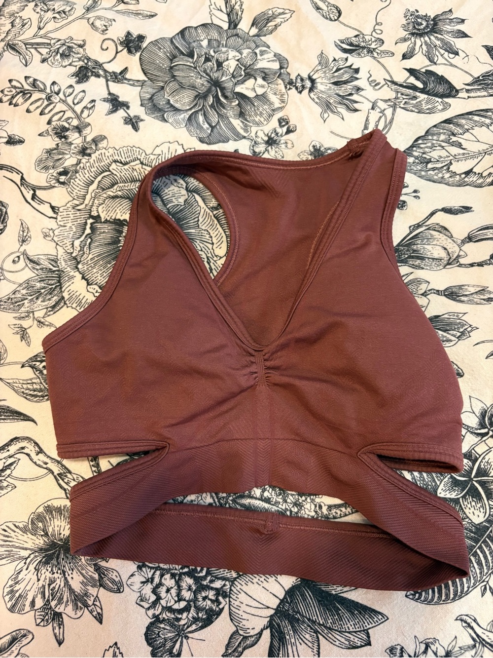 Alphalete Cutout Racerback Sports Bra - light burgundy